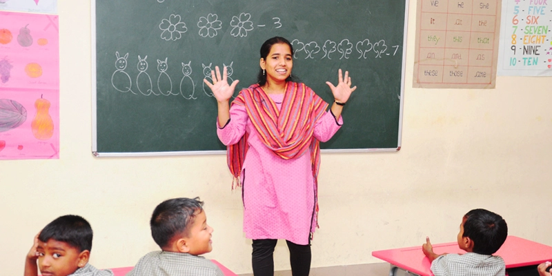 teaching-in-classroom